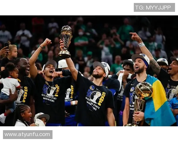 足球明星身高之谜谁是最矮的球员引发的讨论与争议 足球明星身高之谜谁是最矮的球员引发的讨论与争议